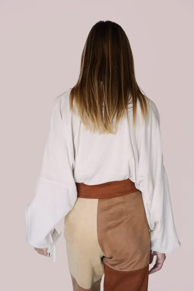 Aura - Chemise lin naturel à cordon tressé col V beige - Image 2
